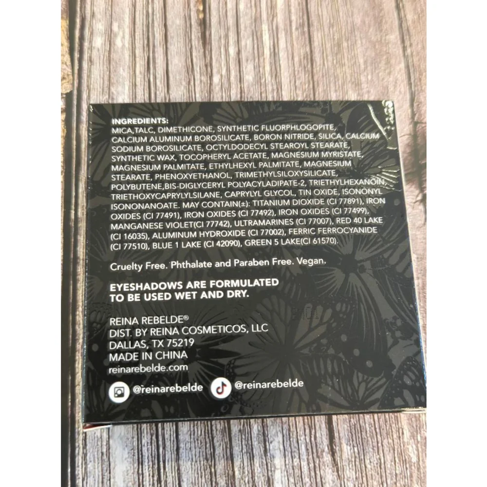 Reina Rebelde Eyeshadow Palette in Sirena